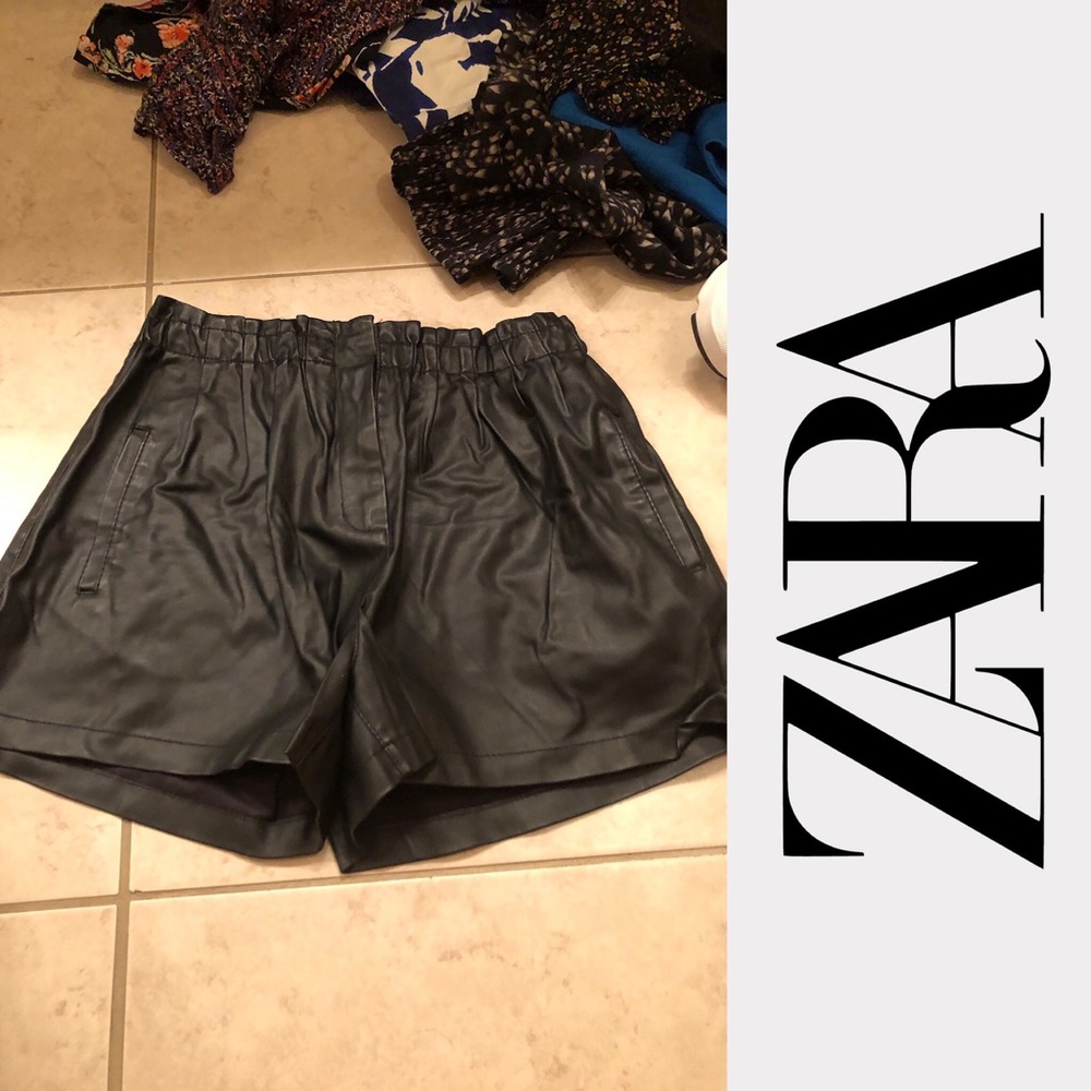 Zara Women’s leather Shorts - size S never worn